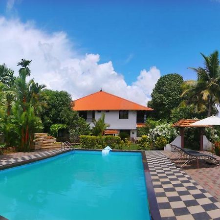 Green Palace Ayurveda Resort, Alleppey Alappuzha Bagian luar foto