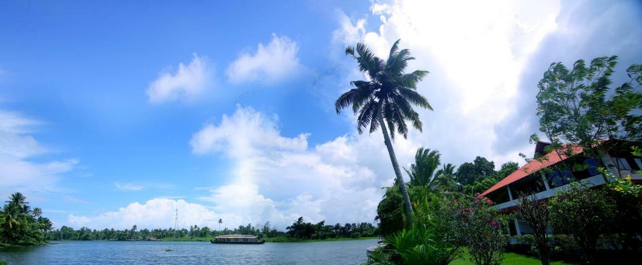 Green Palace Ayurveda Resort, Alleppey Alappuzha Bagian luar foto