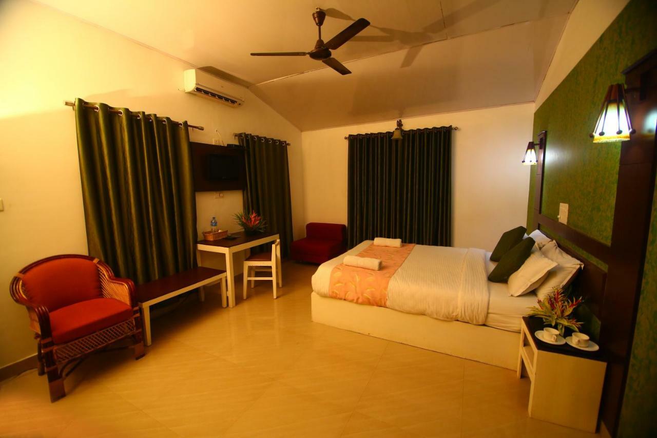 Green Palace Ayurveda Resort, Alleppey Alappuzha Bagian luar foto