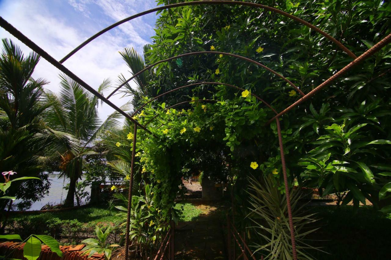 Green Palace Ayurveda Resort, Alleppey Alappuzha Bagian luar foto