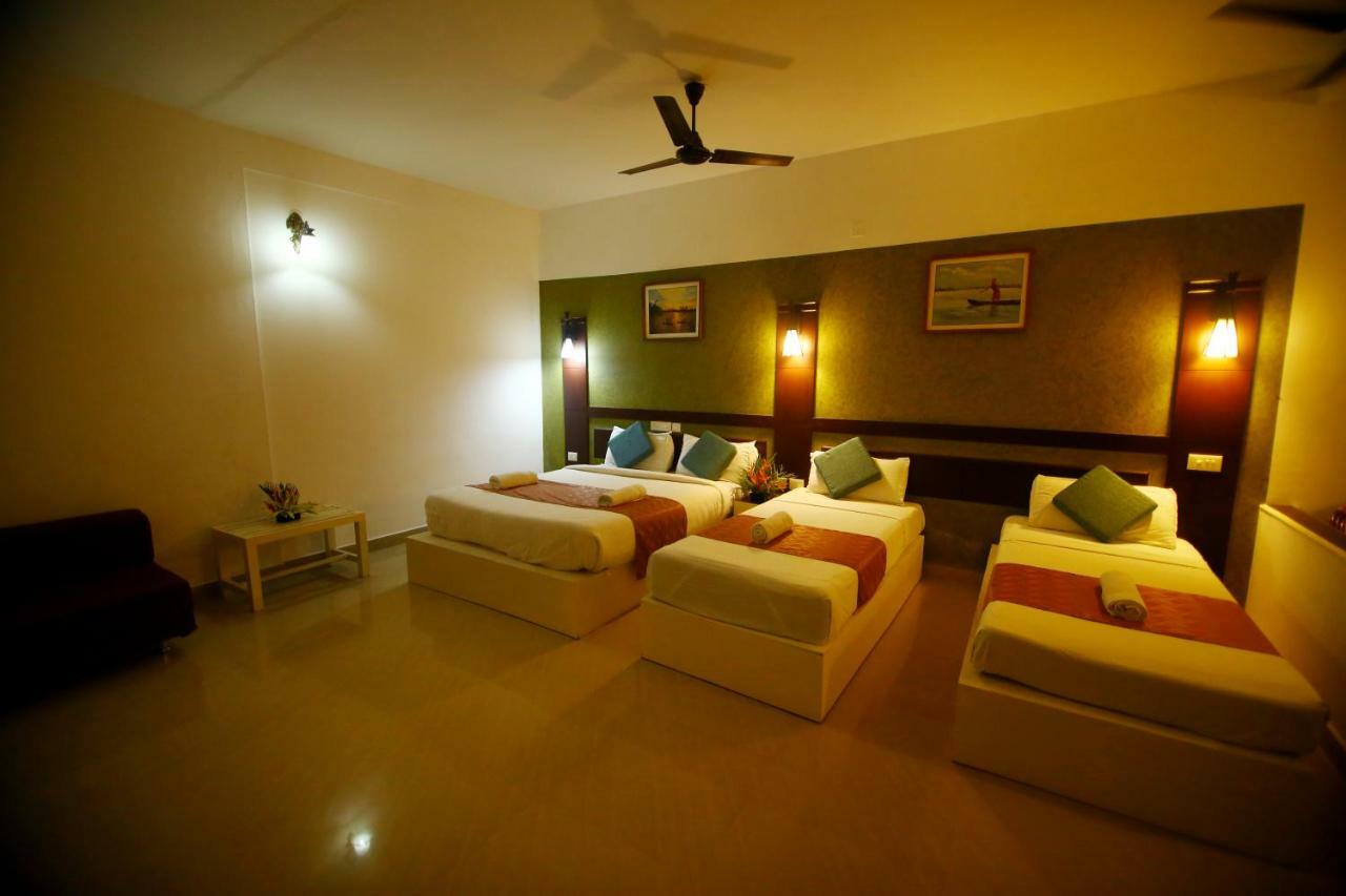 Green Palace Ayurveda Resort, Alleppey Alappuzha Bagian luar foto