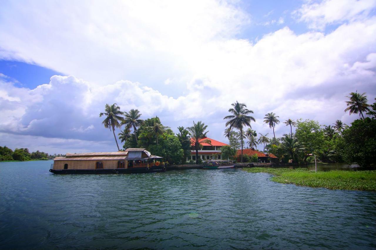 Green Palace Ayurveda Resort, Alleppey Alappuzha Bagian luar foto