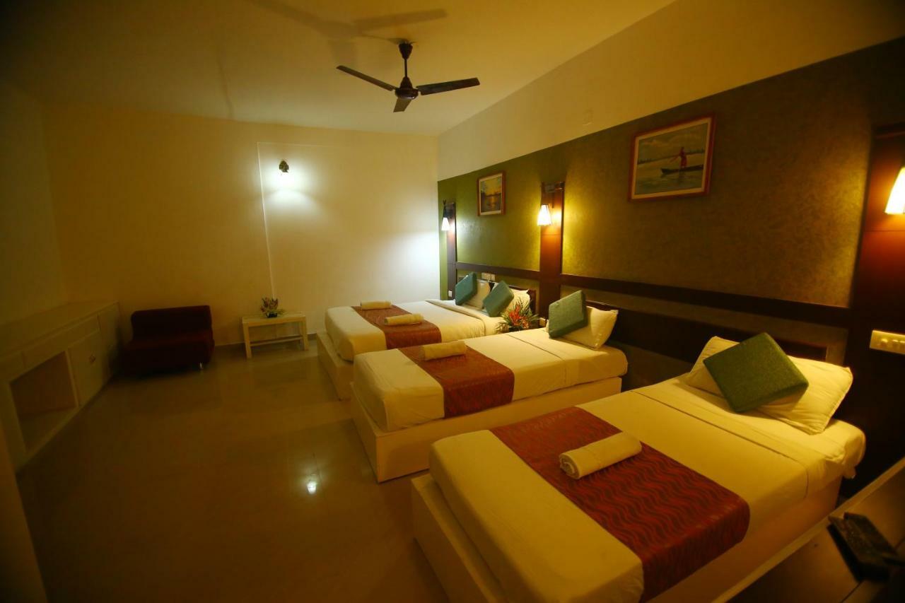 Green Palace Ayurveda Resort, Alleppey Alappuzha Bagian luar foto